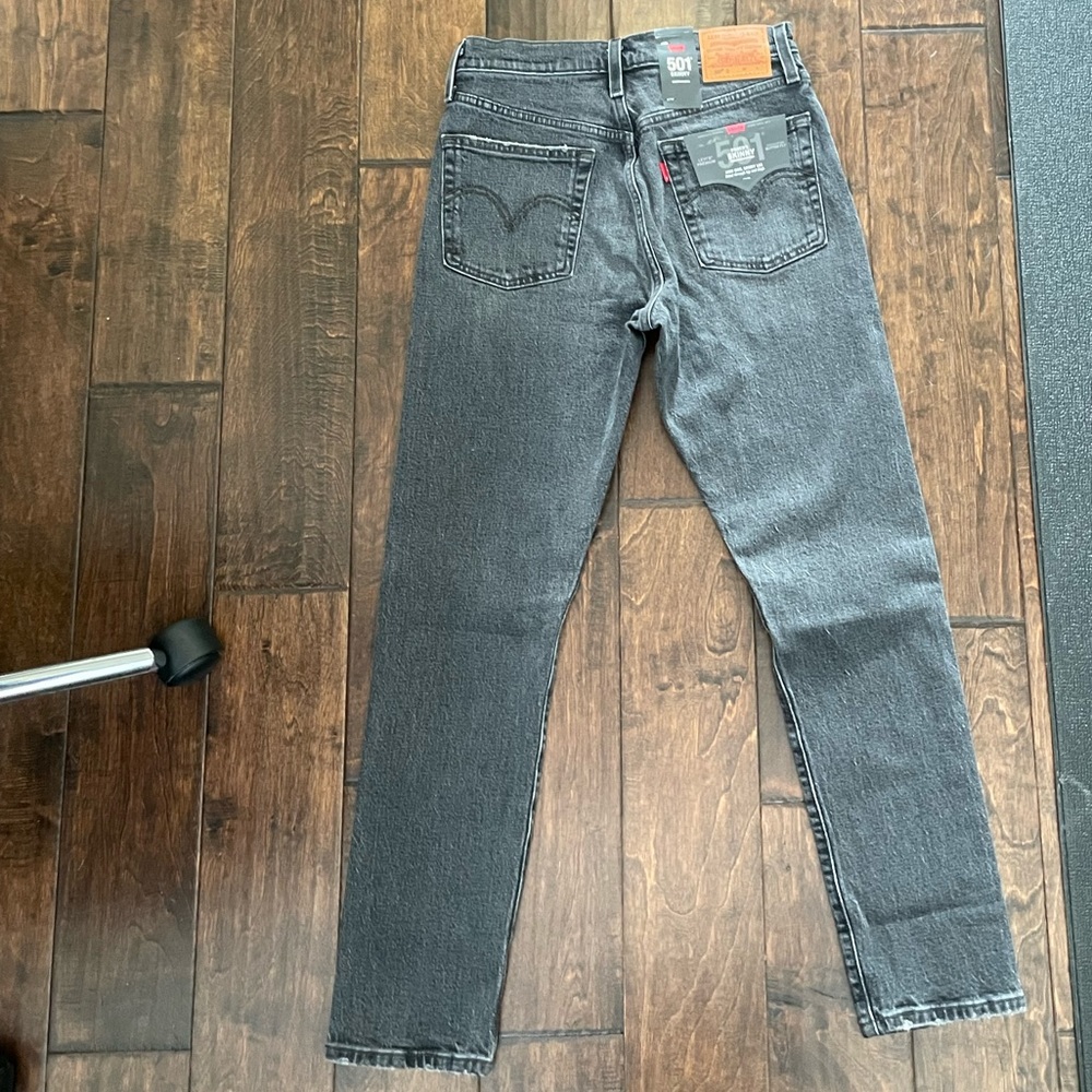 SOLD!! Levi's 501 Skinny's - Picture 2 of 8